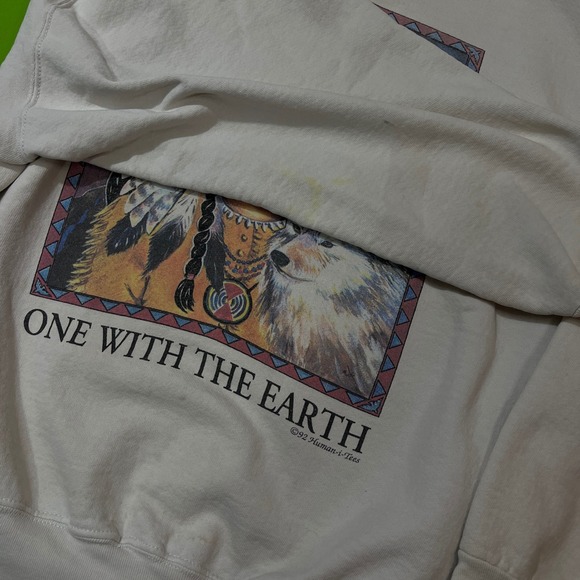 Vintage 1992 Native American One With The Earth Sweatshirt XL White Wolf Owl USA - Picture 7 of 7